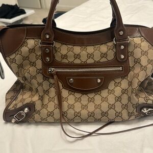 X GUCCI GG Monogram Azalea Calfskin Neo Classic Silver Hardware Medium City Beig